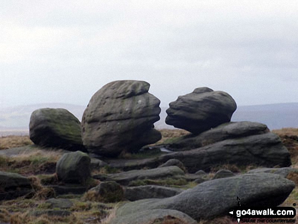 Walk d164 Barrow Stones, Grinah Stones, Bleaklow Stones and Bleaklow Head (Bleaklow Hill) from Woodhead - The Wain Stones (or Kissing Stones) on Bleaklow Head (Bleaklow Hill)