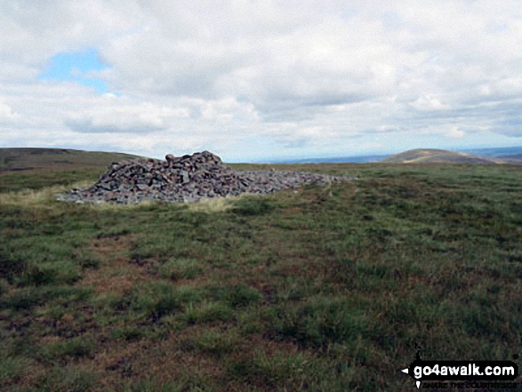 Walk n132 The Cheviot, Comb Fell and Hedgehope Hill from Harthope Burn Valley - Scotsman's Cairn on Cairn Hill, SW of The Cheviot