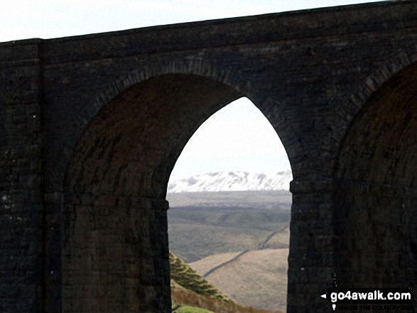 Walk c157 Great Knoutberry Hill (Widdale Fell) from Crosshills Wold - A snowy Whernside though Arten Gill Viaduct