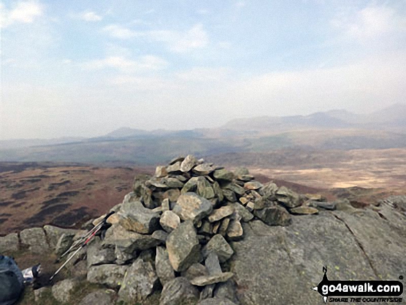 Walk c400 Beacon (Blawith Fells) and Yew Bank from Brown Howe - Beacon (Blawith Fells) summit cairn