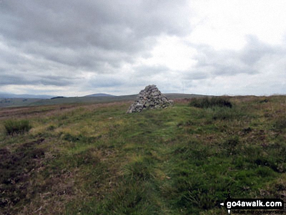 Walk c377 Faulds Browfrom Caldbeck - Faulds Brow summit cairn