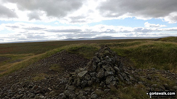 Walk c441 Flinty Fell from Nenthead - Flinty Fell summit cairn