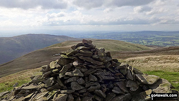 Walk c339 Calf Top from Barbon - Castle Knott summit cairn