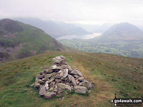 Walk c275 Darling Fell, Low Fell and Fellbarrow from Loweswater - Darling Fell summit cairn