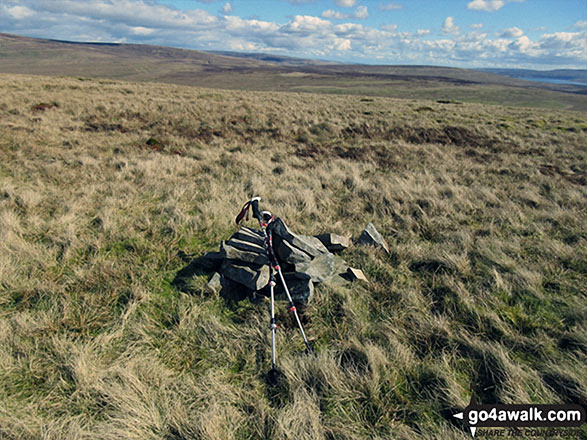 Round Hill (Tyne Head) summit cairn 