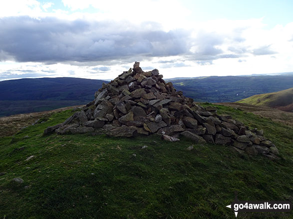 Walk Crook (Howgills) walking UK Mountains in The Howgill Fells The Yorkshire Dales National Park Cumbria, England