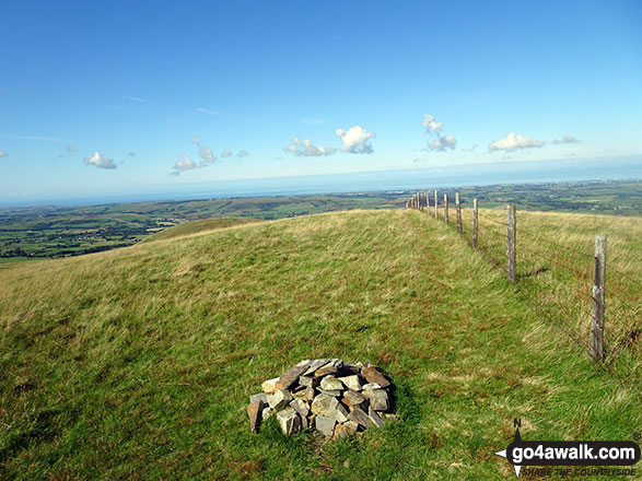 Walk c212 Burnbank Fell, Gavel Fell, Hen Comb and Mellbreak from Loweswater - Burnbank Fell summit cairn