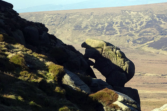 Walk d263 Seal Stones (Kinder Scout), Fairbrook Naze (Kinder Scout) and Mill Hill from Birchin Clough - On of the many amazingly sculptured rocks at Seal Stones (Kinder Scout)