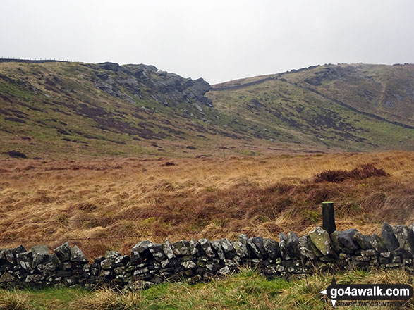 Walk ch131 Shining Tor and Yearns Low from Lamaload Reservoir - Looking back up the ridge to Cat's Tor