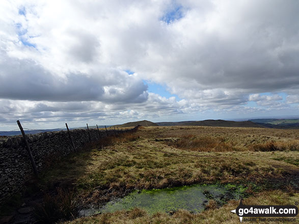 Looking across the moor from Brown Knoll (Edale) to South Head