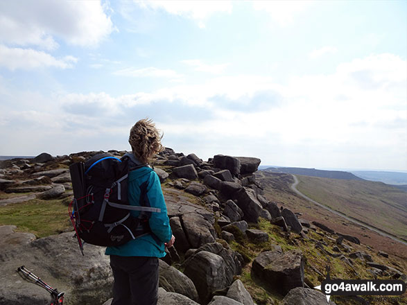 Admiring the view from Stanage Edge (Stanage Edge) 