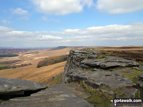 Walk d130 Stanage Edge, High Neb and Bamford Moor from Hathersage - Looking towards High Neb (Stanage Edge) from Stanage Edge (Stanage Edge)