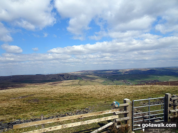 Walk gm116 Round Hill, Freeholds Top and Brown Wardle Hill from Watergrove Reservior - View from the path down from Freeholds Top