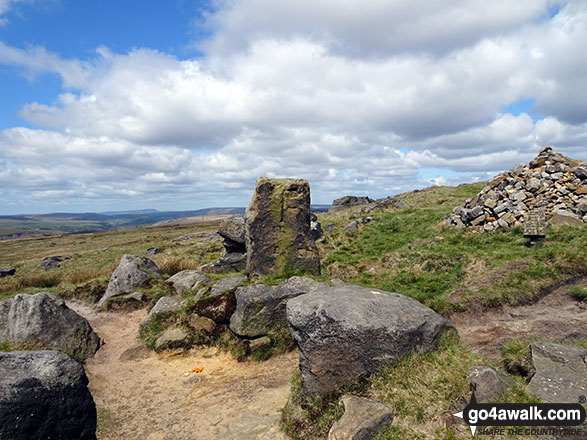 Walk gm115 Blackstone Edge from Littleborough - The Aiggin Stone