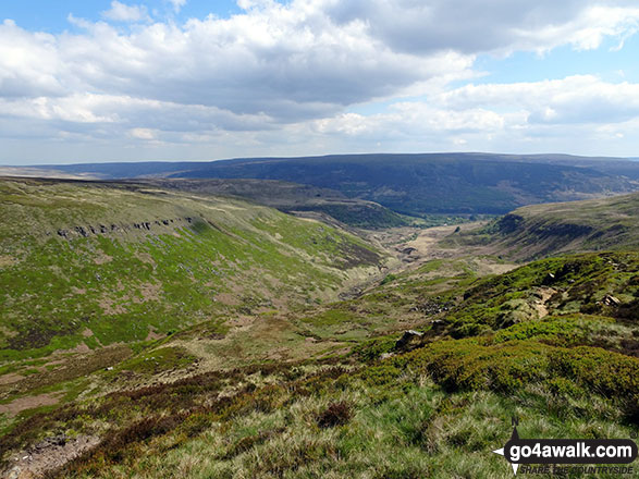 Walk d213 Black Chew Head (Laddow Rocks) and The Longdenden Trail from Hadfield - The glorious view of the Crowden Brook Valley from Laddow Rocks