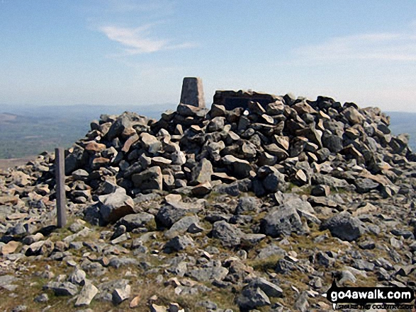 Walk gw138 Arenig Fawr (Moel Yr Eglwys) via Llyn Arenig Fawr from Pont Rhyd-y-Fen - Arenig Fawr (Moel Yr Eglwys) summit