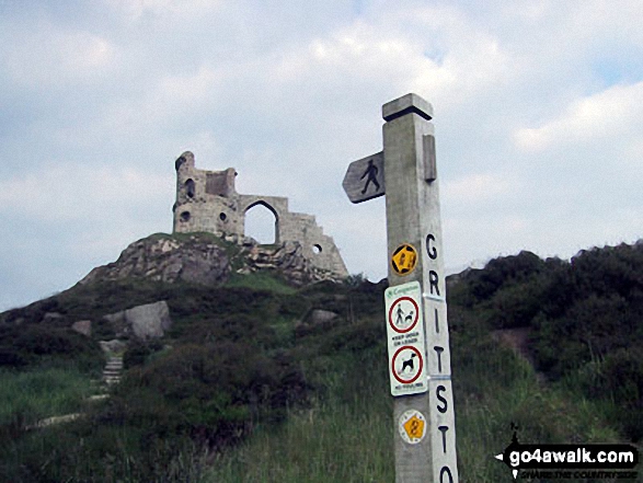 Walk ch145 Mow Cop from Ackers Crossing - The Gritstone Trail at Mow Cop (Old Man of Mow)