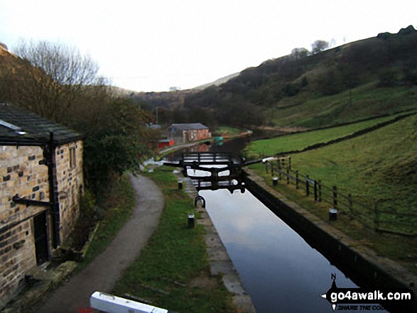 Walk wy163 Stoodley Pike and Erringden Moor from Lobb Mill - The Rochdale Canal (Lobb Mill - Lock 16)