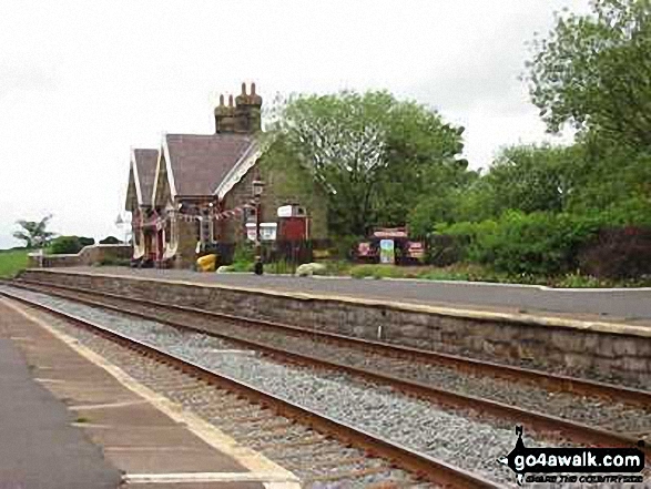 Walk ny143 Pen-y-ghent from Horton in Ribblesdale - Horton in Ribblesdale Station