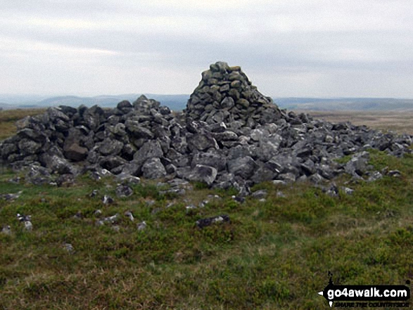 Large cairn on Gorllwyn (Pen y Gorllwyn) summit