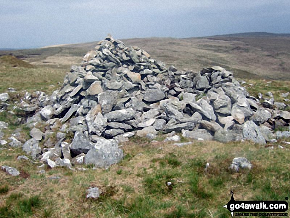 Walk po125 Gorllwyn (Pen y Gorllwyn) and Drygarn Fawr from Dolymynach Reservoir - Large cairn on the summit of Carnau