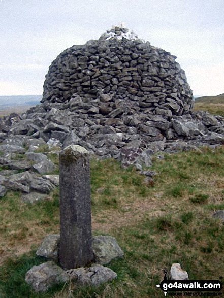 Walk po125 Gorllwyn (Pen y Gorllwyn) and Drygarn Fawr from Dolymynach Reservoir - One of the two huge beacons on Drygarn Fawr