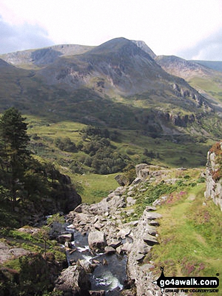 Walk gw147 Y Garn (Glyderau) from Ogwen Cottage, Llyn Ogwen - Foel Goch from Ogwen Cottage