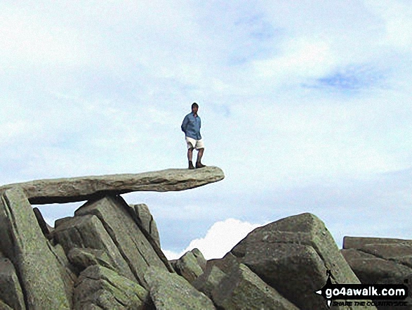 Walk gw102 The Welsh 3000's (Glyderau) from Llanberis - The Cantilever Stone on Glyder Fach