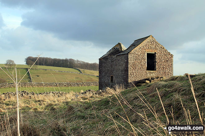 Walk d154 Over Haddon, Sheldon and Ashford in the Water from Bakewell - Ruined stone barn near Sheldon