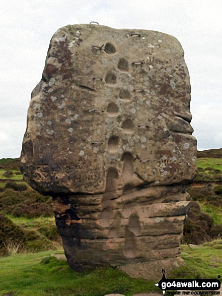 Walk d290 Stanton Moor from Birchover - The Cork Stone