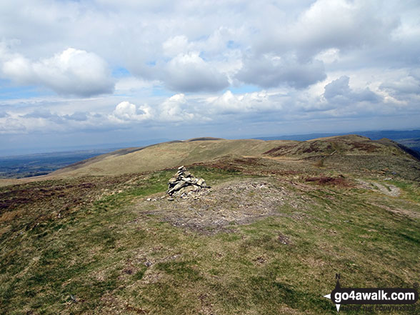 Walk c275 Darling Fell, Low Fell and Fellbarrow from Loweswater - The true summit of Low Fell summit