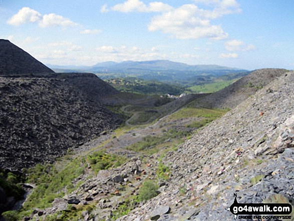 Walk gw170 Moel Penamnen and Manod Mawr from Blaenau Ffestiniog - The Arenigs (Arenig Fawr & Arenig Fach) from Maen-offeren Quarry, Blaenau Ffestiniog