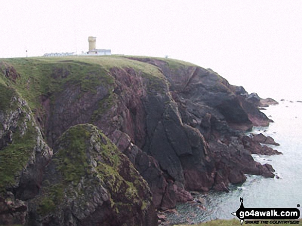 Walk pe120 Carn Llidi, Carnedd-lleithr and St David's Head from Whitesands Bay (Porth Mawr) - Lighthouse on St Ann's Head, Pembrokeshire Coast