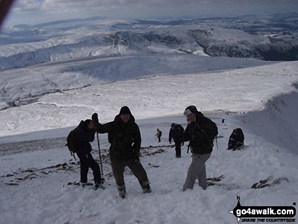 Walk po100 Pen y Fan from Neuadd Reservoir - Nearing the summit of Pen y Fan