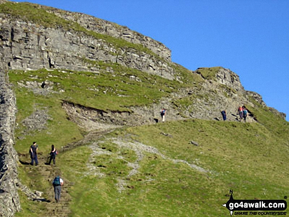 Following the Pennine Way up the South ridge of Pen-y-ghent