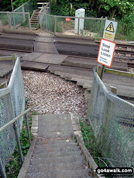 Walkers' Railway Crossing near Lidsey Lodge Farm 