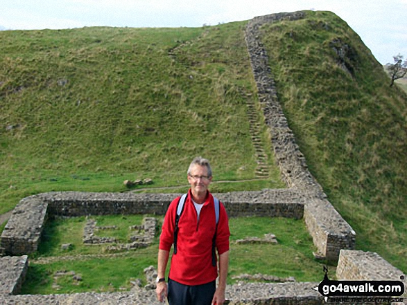 Walk n100 Hadrian's Wall and Vindolanda from Housesteads - At a milecastle on Hadrian's Wall between Hotbank and Housesteads