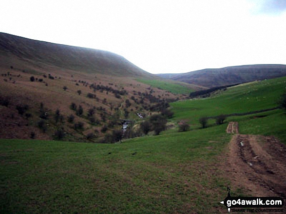 Walk po108 Pen Cerrig-calch and Pen Allt-mawr from Neuadd-fawr - The Grwyne Fechan valley from Darren Fach