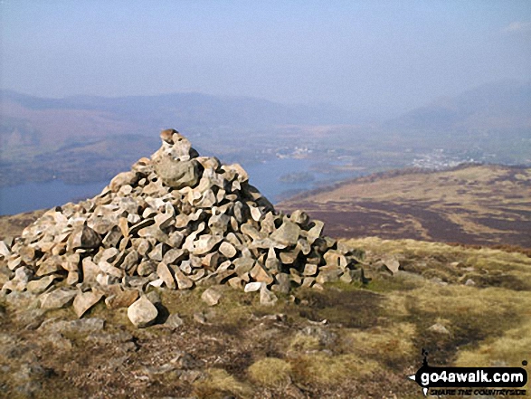 Walk c296 High Seat and Bleaberry Fell from Keswick - Derwent Water, Keswick, and Walla Crag from Bleaberry Fell summit cairn