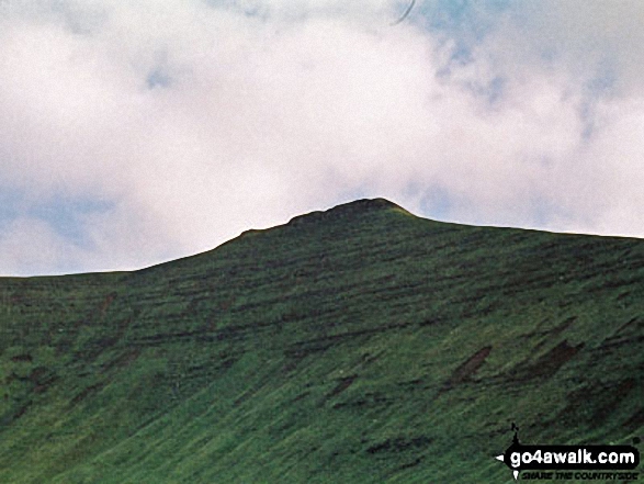 Walk po104 Pen y Fan and Cribyn from Nant Gwdi - Corn Du