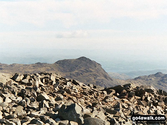 Walk c370 Scafell Pike from Seathwaite - Bow Fell (Bowfell) from Scafell Pike