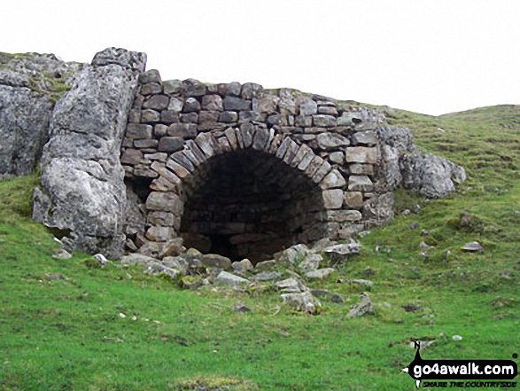 Walk c419 Brownber Hill, Backstone Edge and High Cup Nick from Dufton - Old Lime Kiln near Dufton