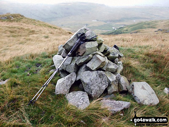 Langhowe Pike summit cairn 