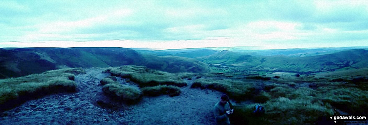 Walk d240 Kinder Downfall and Kinder Scout from Edale - *The Edale Valley and Kinder Plateau from Grindslow Knoll (Kinder Scout)