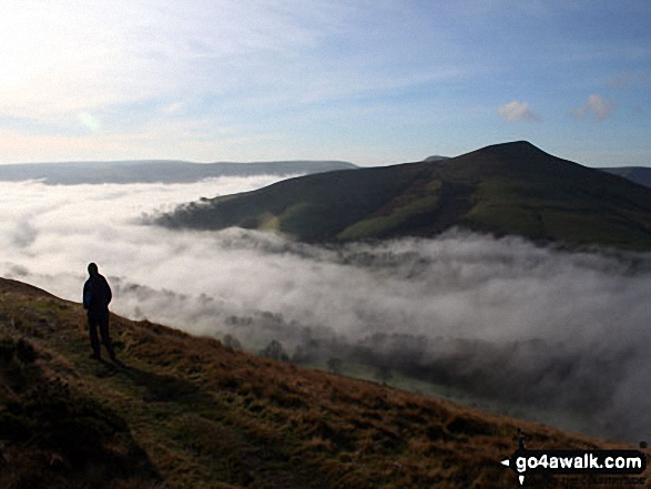 Lose Hill (Ward's Piece) emerging from a temperature inversion - seen from Winhill Pike (Win Hill)