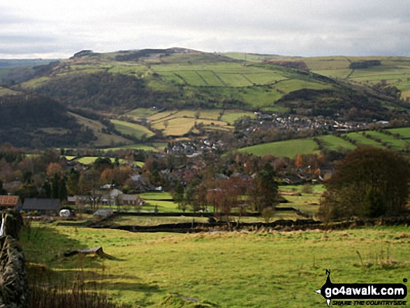 Walk d120 Froggatt Edge from Baslow - Looking down on Calver from Curbar Gap