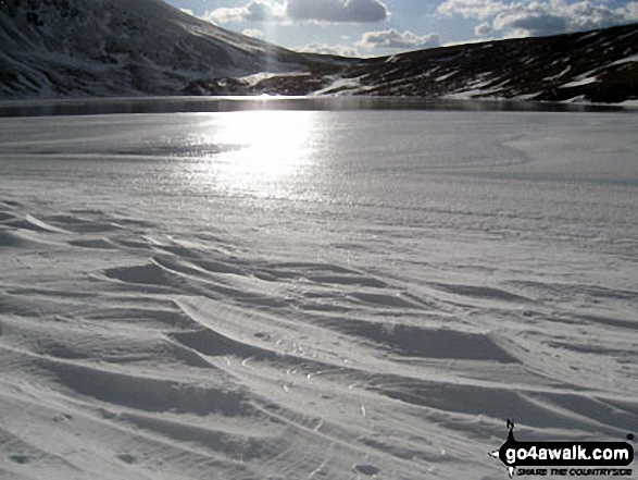 Walk c304 Beda Head and Place Fell from Howtown - Angle Tarn (Martindale) frozen in the snow