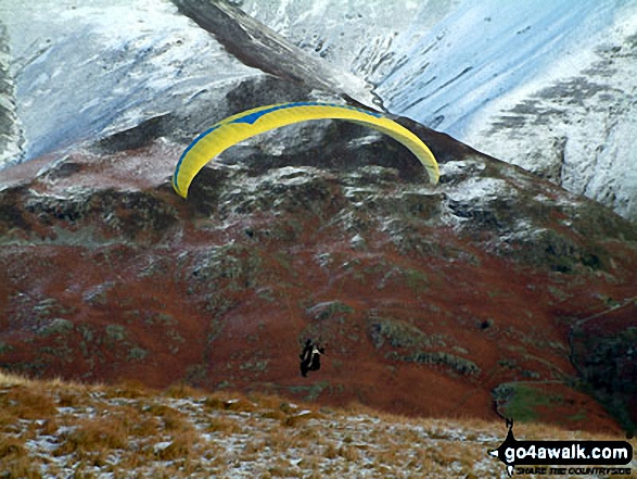 Walk c212 Burnbank Fell, Gavel Fell, Hen Comb and Mellbreak from Loweswater - Paragliding from Mellbreak