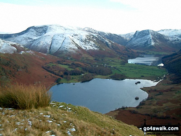 Walk c421 Mellbreak and Hen Comb from Loweswater - Robinson and Buttermere from Mellbreak