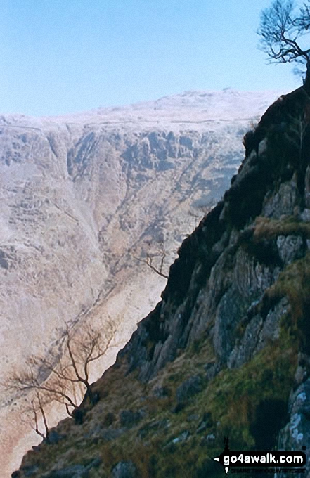 Walk c276 High Street and Harter Fell from Mardale Head - Eagle Crag